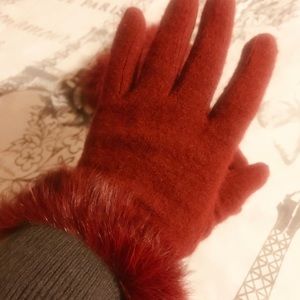 Faux Fir Trimmed Burgundy Gloves